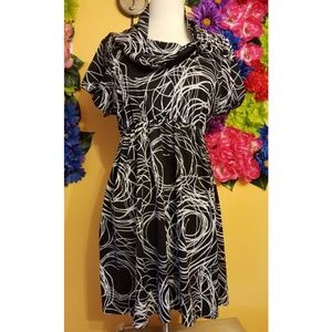 Pretty Girl black & white dress